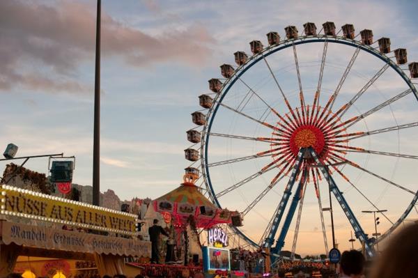 oktoberfest münchen 2014 katharinenwiese nähtävyydet maailmanpyörä