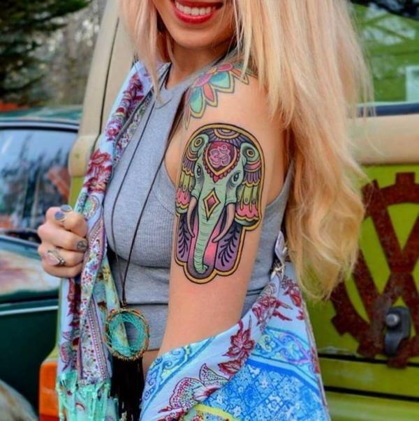 om elephant värikäs hamsa tatuointi