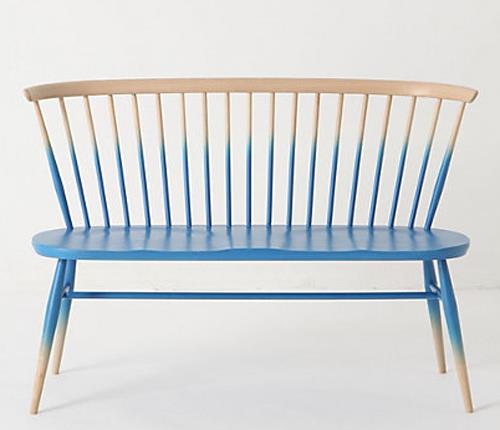 ombre -tyylinen huonekaluideoiden penkki sinisellä ja keltaisella
