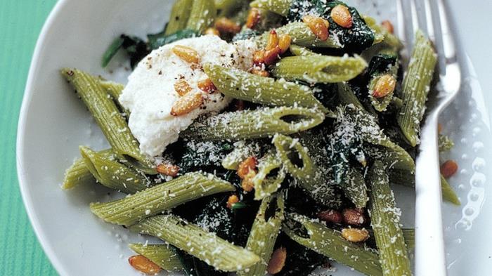 yksi pannu pasta terveellistä