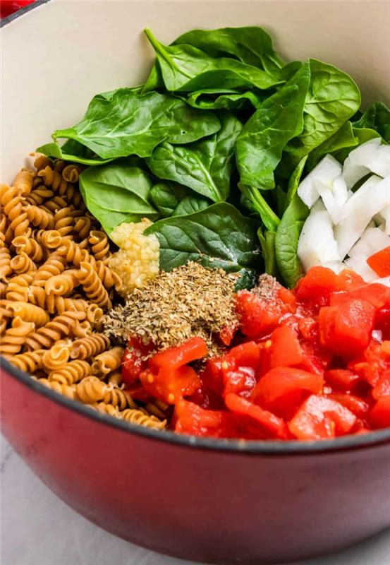 yksi pannun pastapinaatti
