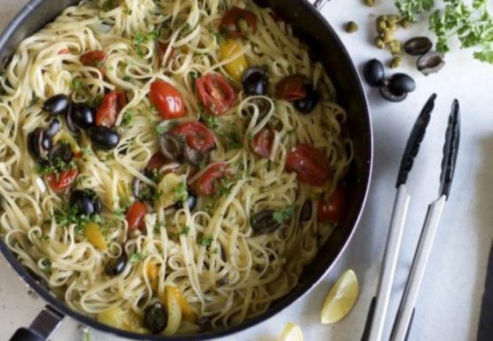 yksi pannu pasta vegaani