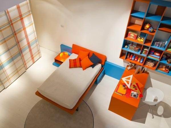 oranssi sängynrunko runko pääty huonekalut lastenhuoneen seinähyllyt