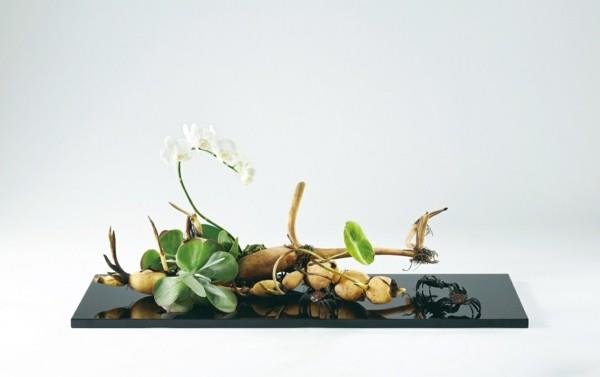 orkideat ikebana japanilainen kukka -asetelma