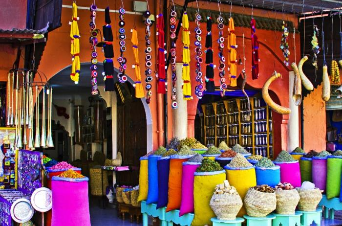 itämainen sisustus marokkolaiset värikkäät värit
