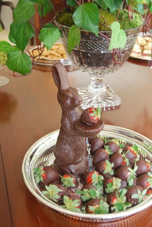 alkuperäinen pääsiäiskoriste mansikat suklaa pääsiäispupu