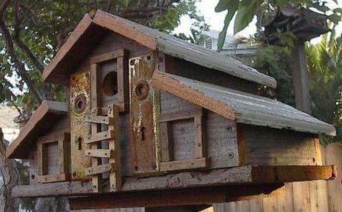 alkuperäiset linnutalot luovat vanhat ovet