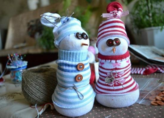 tee alkuperäiset joulukoristeet vanhoista sukkista