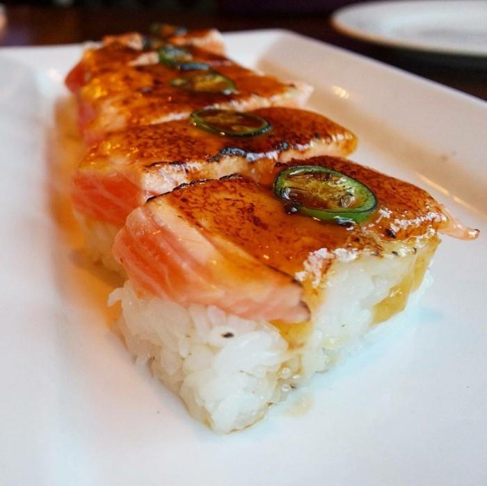 Oshi -sushin ruoanlaitto ja syöminen