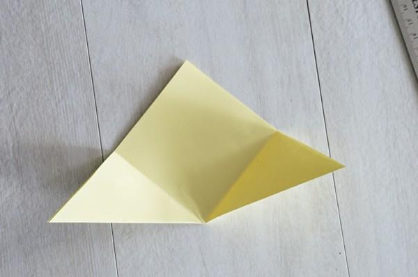 Pääsiäisen käsitöitä paperi -ideoilla poikaset
