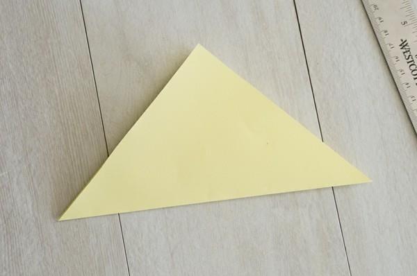 Pääsiäisen käsitöitä paperinpoikasilla