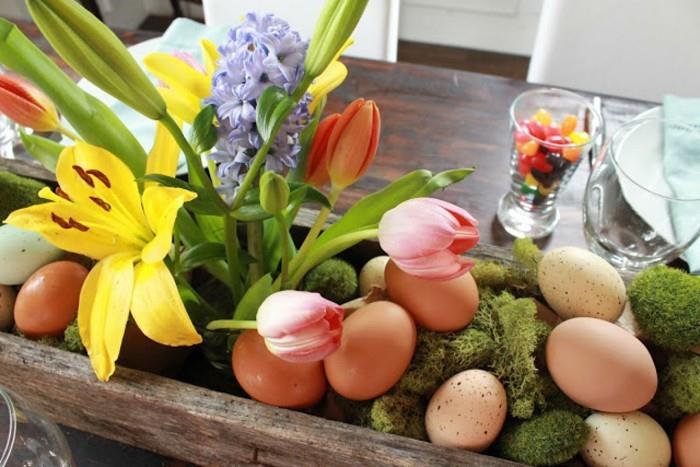 pääsiäinen koristelu 2017 käsityöt pääsiäisen kevätkukille munapakkauksessa munien väritys