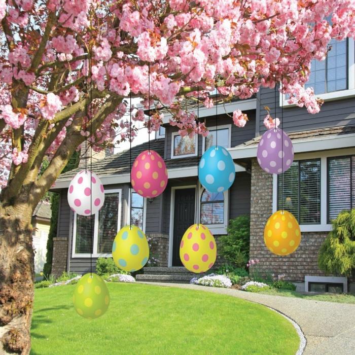 koristeet pääsiäinen puutarha koristavat värillisiä koristeita
