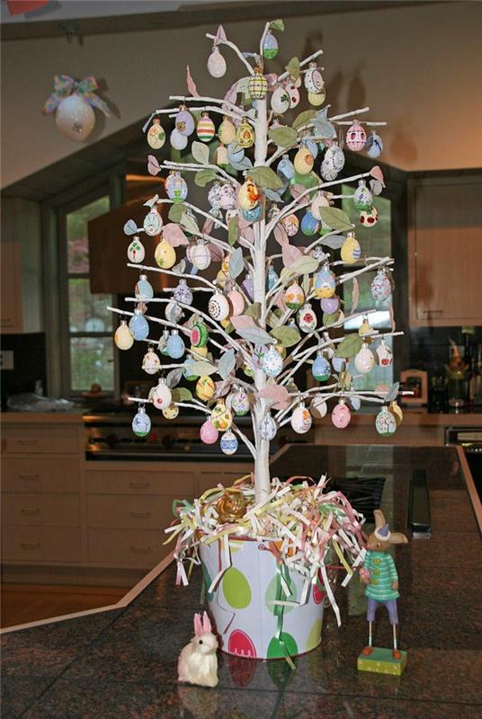 pääsiäinen koristelu pääsiäismunat puu tinker koristeluideoita eläviä ideoita