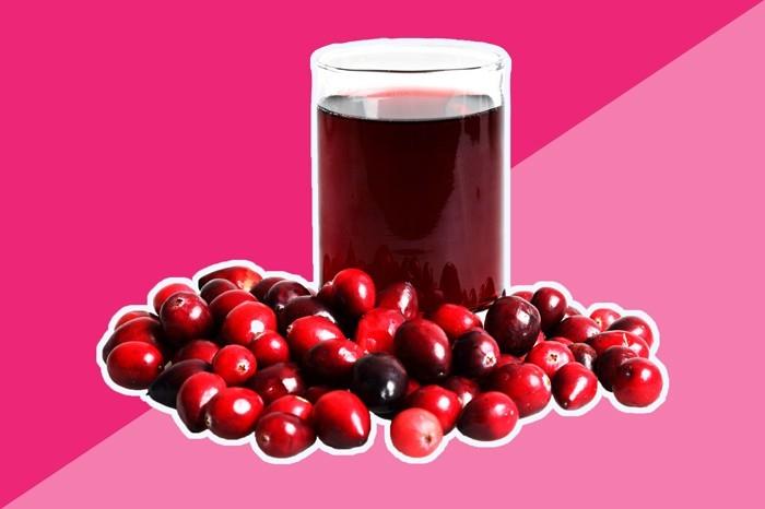 Pääsiäismunat maalaavat DIY -ideoita luonnollisista väreistä sipulikarpaloista