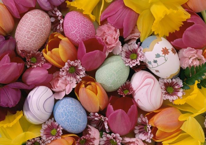 maalaus pääsiäismunat koristelu munat pastellivärit kevään kukat