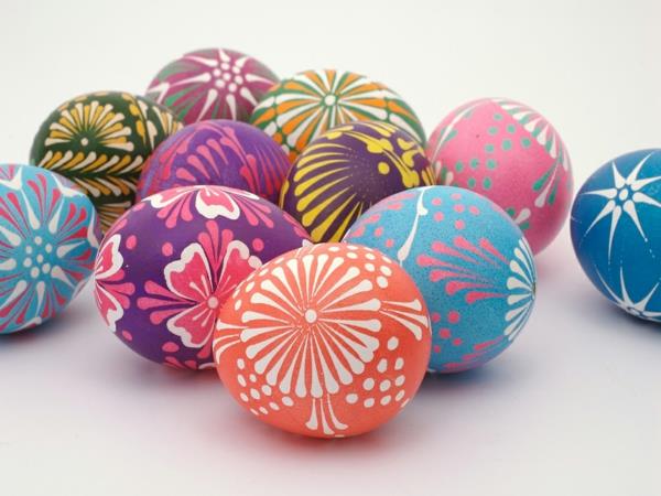 maalaa pääsiäismunia värillinen pääsiäinen käsityöideoita