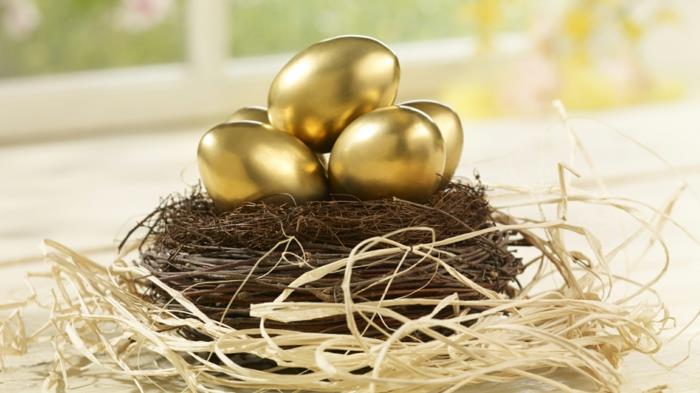 pääsiäismunien koristeluideoiden tekeminen tekee kultaisista munista itse pääsiäiskoristeita