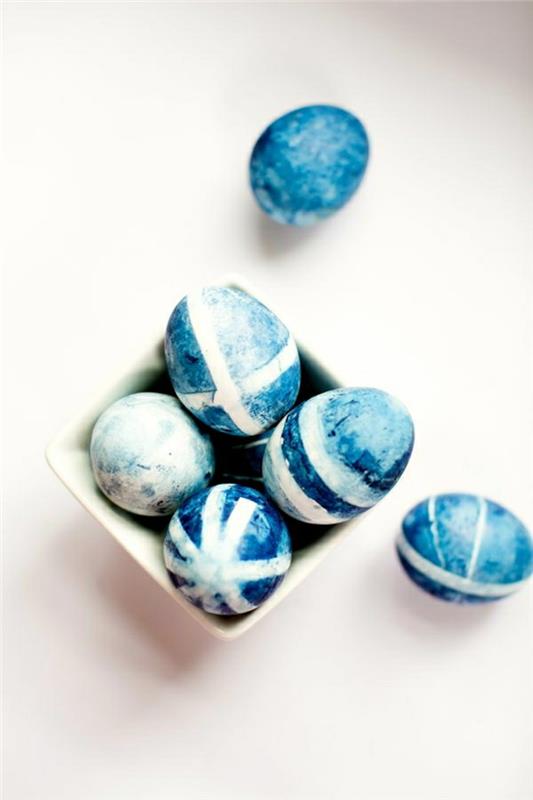 Pääsiäismunat muoto siniset valkoiset munat koristavat värejä posliini kulho pöytä koristelu osterdeko