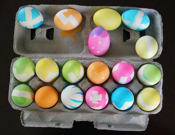 Pääsiäismunat maalaamalla chevron -munia