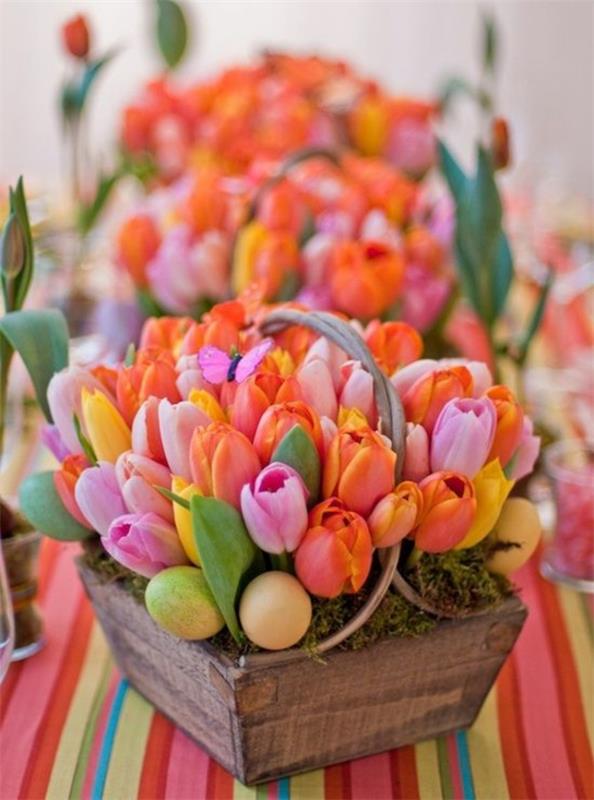 tee pääsiäisjärjestelyt itse pääsiäispöydän koristeluilla ideoita tulppaanit sammal pääsiäismunat