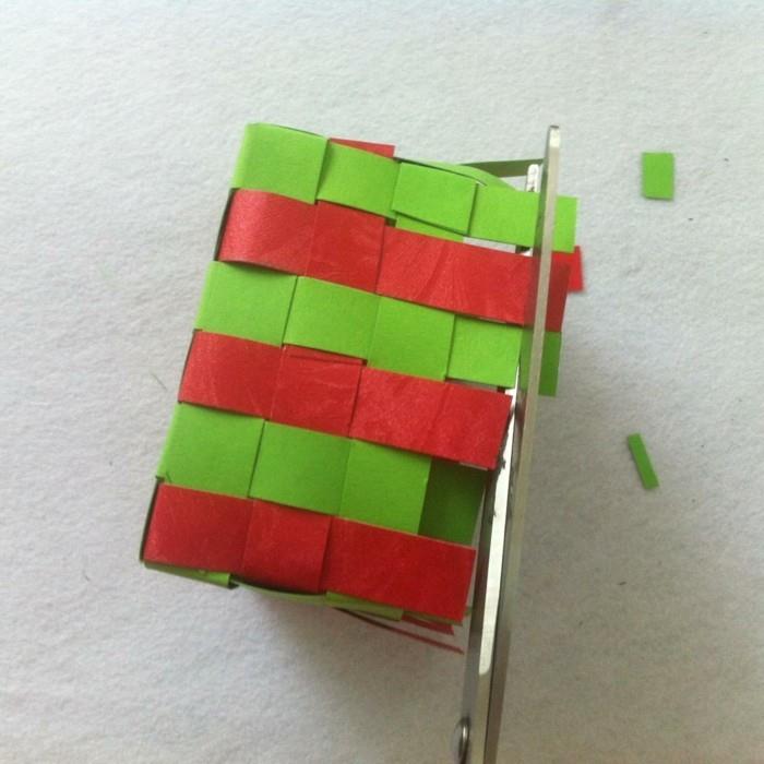 näppärä pääsiäiskori Tee pääsiäiskoristeet itse ja aseta pääsiäinen lahjoja paperin tikkuista seuraavaksi4