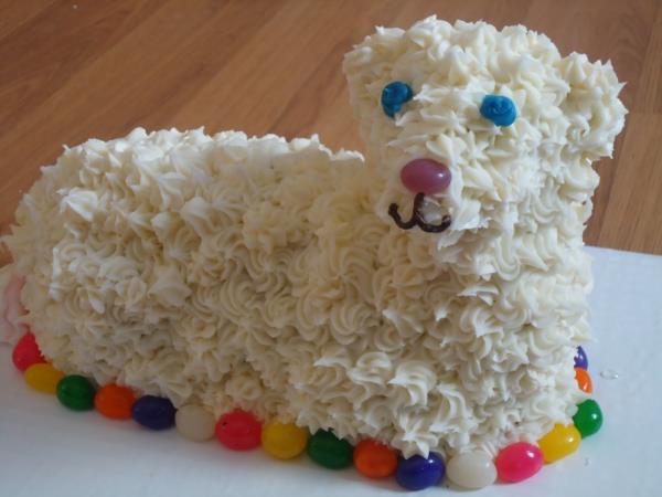 pääsiäinen lammas resepti kakku kerma karkkia