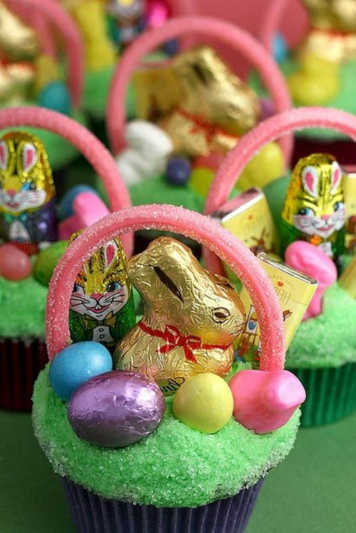 pääsiäinen koristelu tuore juhlava pääsiäismunat kanit poikaset viiriäinen keltainen tuore suklaa