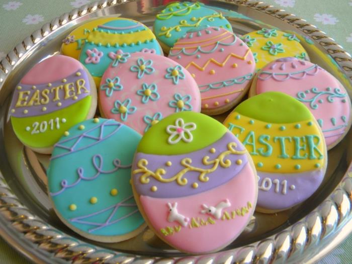 Pääsiäiskekseissä leivotaan juhlalliset pääsiäismunat