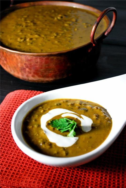 pakistanilainen keittiö tyypillisiä ruokia dal makhani