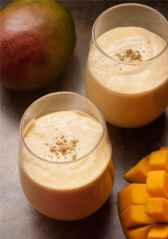 pakistanilainen keittiö tyypilliset juomat Mango Lassi