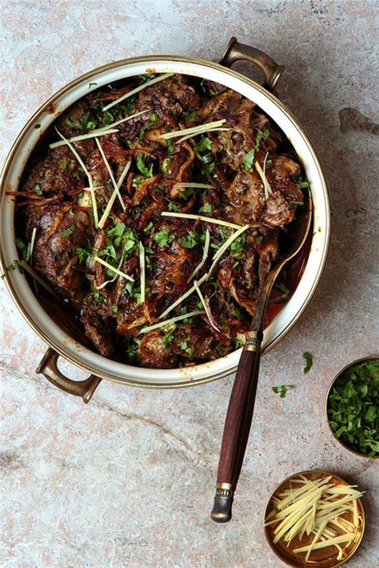 pakistanilainen keittiö tyypillisiä lampaanruokia dumbay ki nihari
