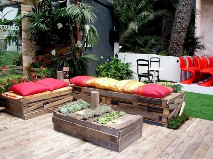 lavahuonekalujen ideoita puutarhakalusteet eurolavojen penkki sohva sohvapöytä