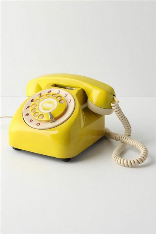 pantone värit trendi värit keltainen retro puhelin