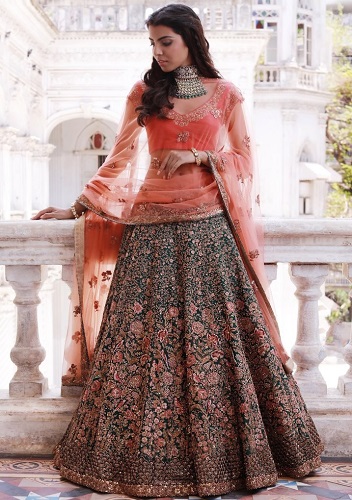 Hímzett Party Wear Lehenga Choli