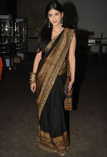 Party Wear Sarees-Egyszerű dél-indiai Party Wear Sraee 20