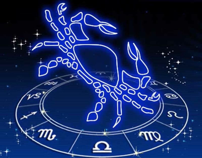 sopivat jalokivet horoskooppi Syöpä