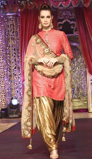 Menyasszonyi Patiala Salwar Kameez