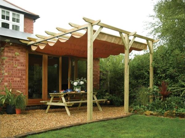 pergola-lehtimaja-rakentaminen-takapiha