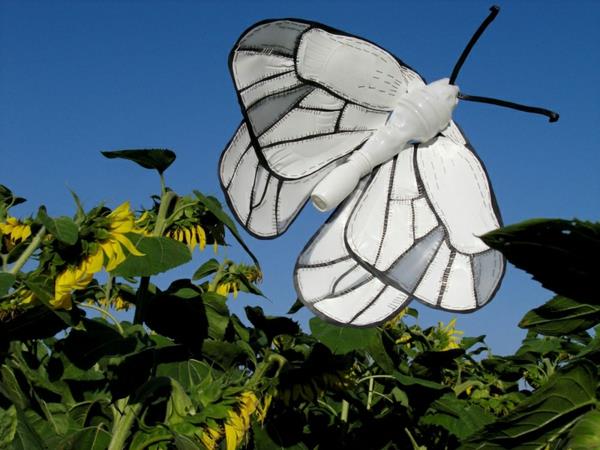muovipullot art perhonen