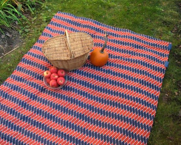 piknik -viltti kuvio siksak punainen sininen