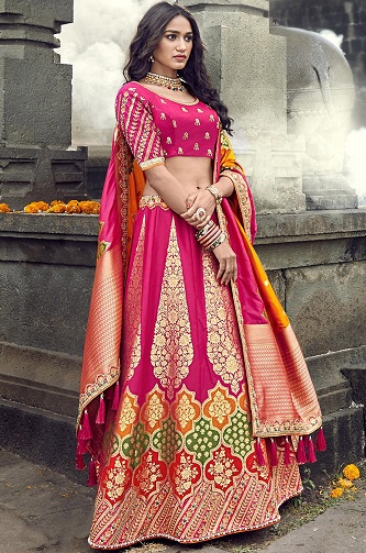 Lyserød brude Lehenga