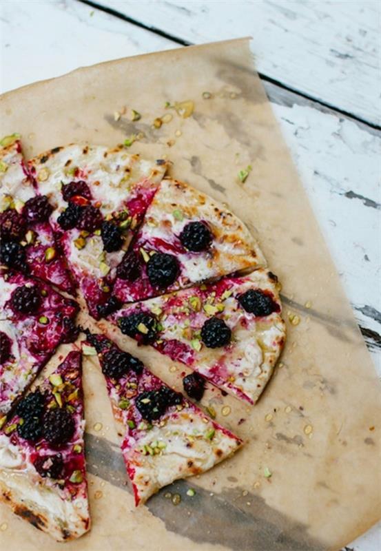 pizzakastikkeiden ideoita karhunvatukat pistaasipähkinät hunaja vuohenjuustoa
