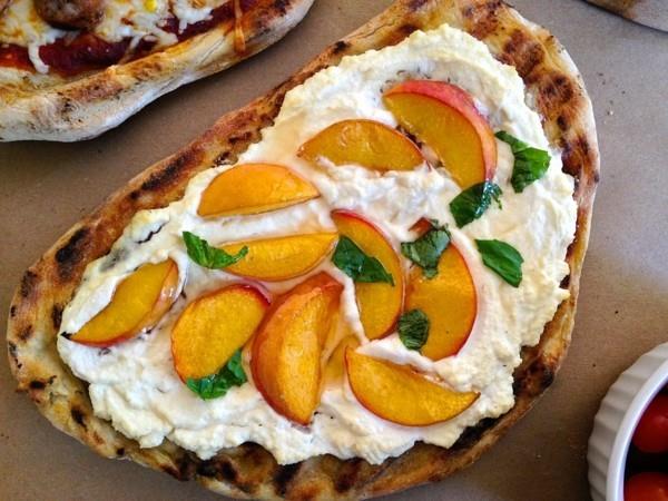 ideoita pizzan täytteisiin ricotta persikka