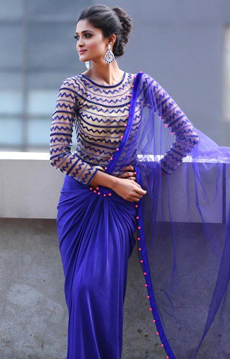 Bluse med fuld hals til den almindelige blå saree