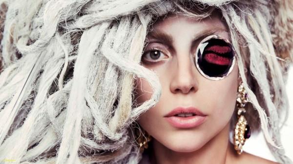 Lady Gaga hullulla kampauksella