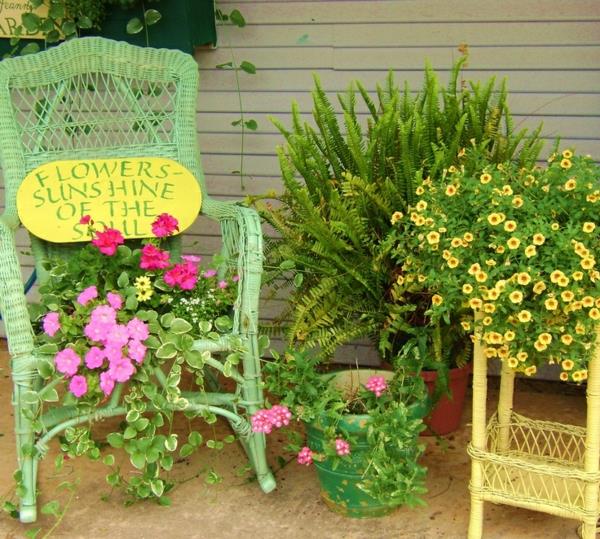 polyrottinki vihreät kukat puutarhakalusteet tuoli sivupöytä