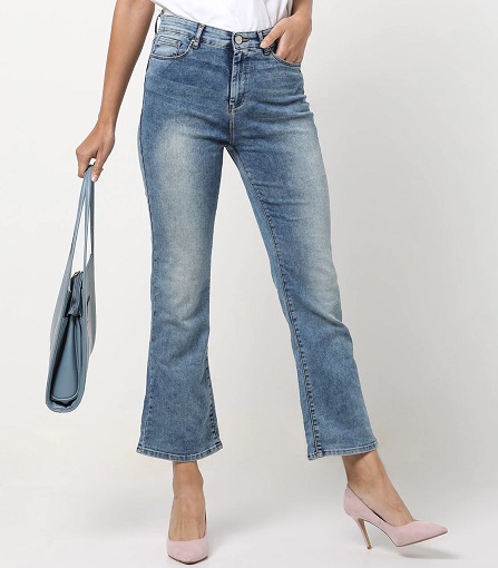 Mellemvasket denim med bootcut