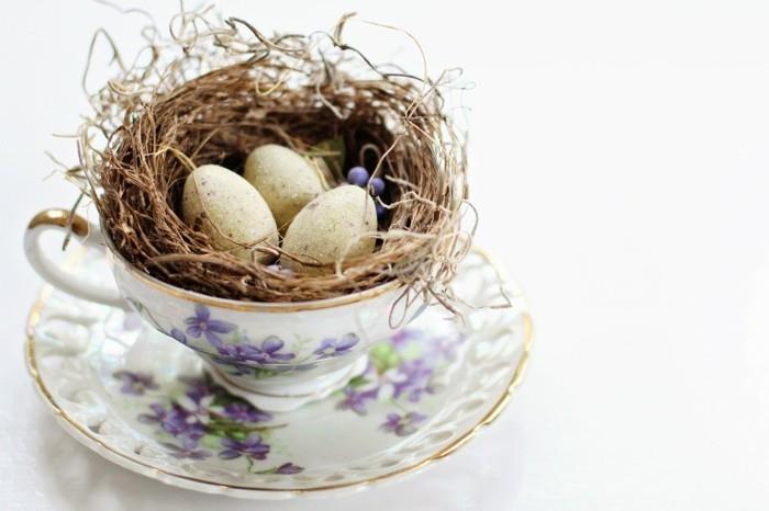 posliiniastiat vintage pääsiäismunien koristelu