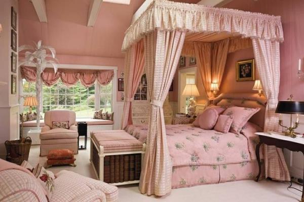 prinsessa makuuhuone pehmeä vaaleanpunainen pylvässänky